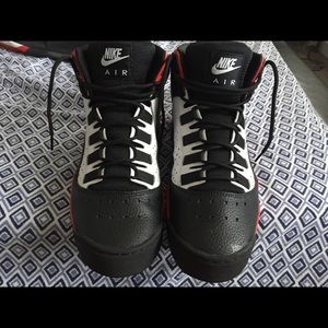 Air Darwin nikes(Black,Ted&white)